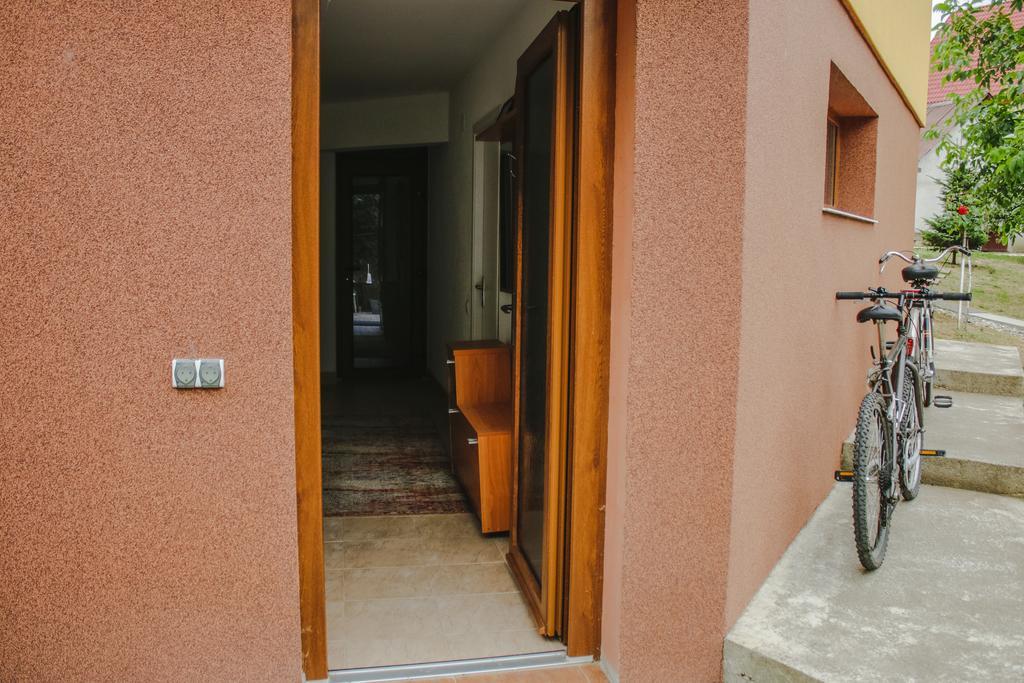 Courtyard Studio Oradea Exterior foto