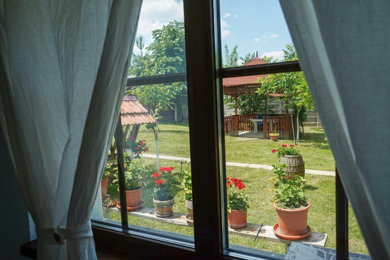 Courtyard Studio Oradea Exterior foto